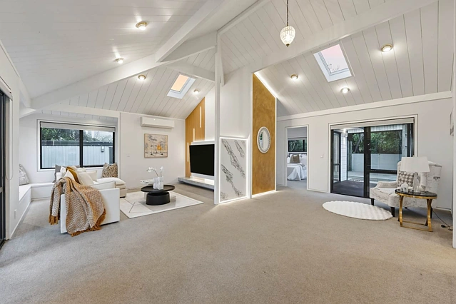 45 Pohutukawa Avenue, Shelly Park, Manukau City