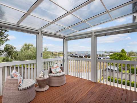 Beachlands 5房  URGENT SALE – OWNERS HAVE GONE! $280k BELOW RV!