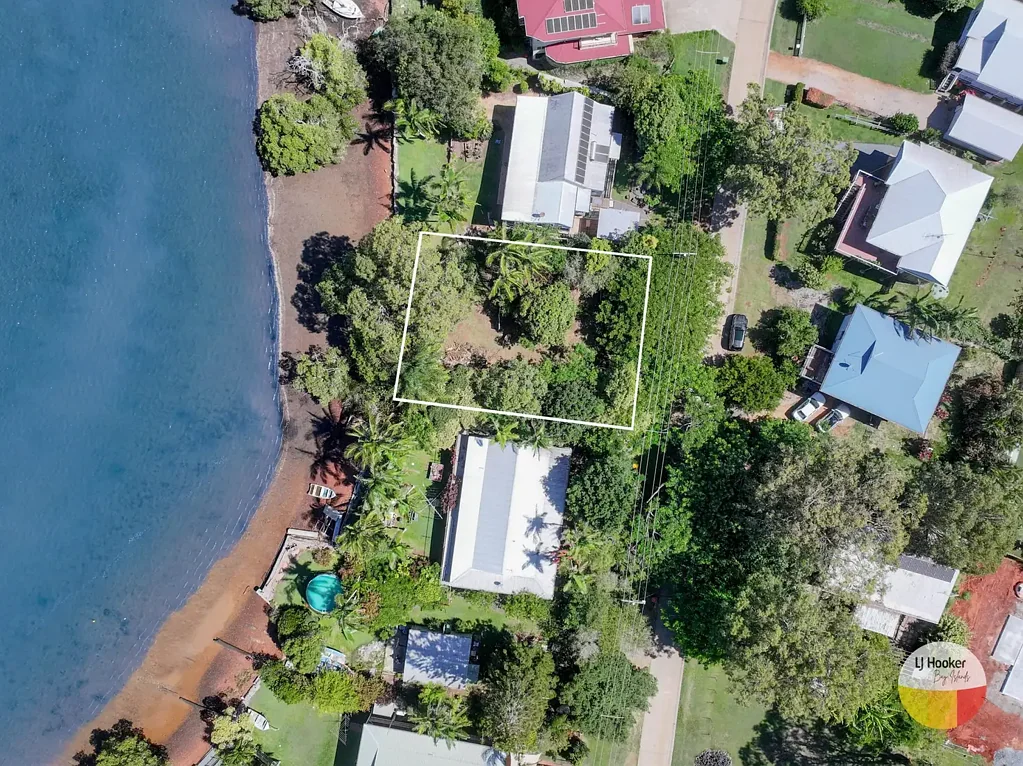 Russell Island 615m2水岸地块 20米水边正面 后院直通海岸 壮观Stradbroke景观 宁静迷人位置 Prime Waterfront Opportunity – 615m2 with 20m Frontage on Canaipa Point Pa