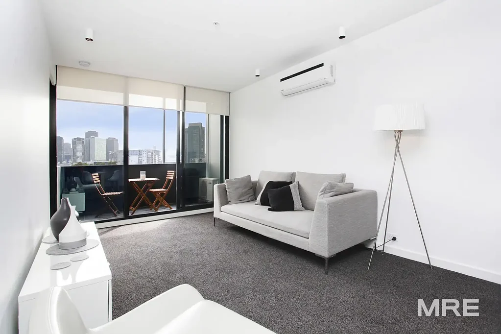 Chic apartment with study