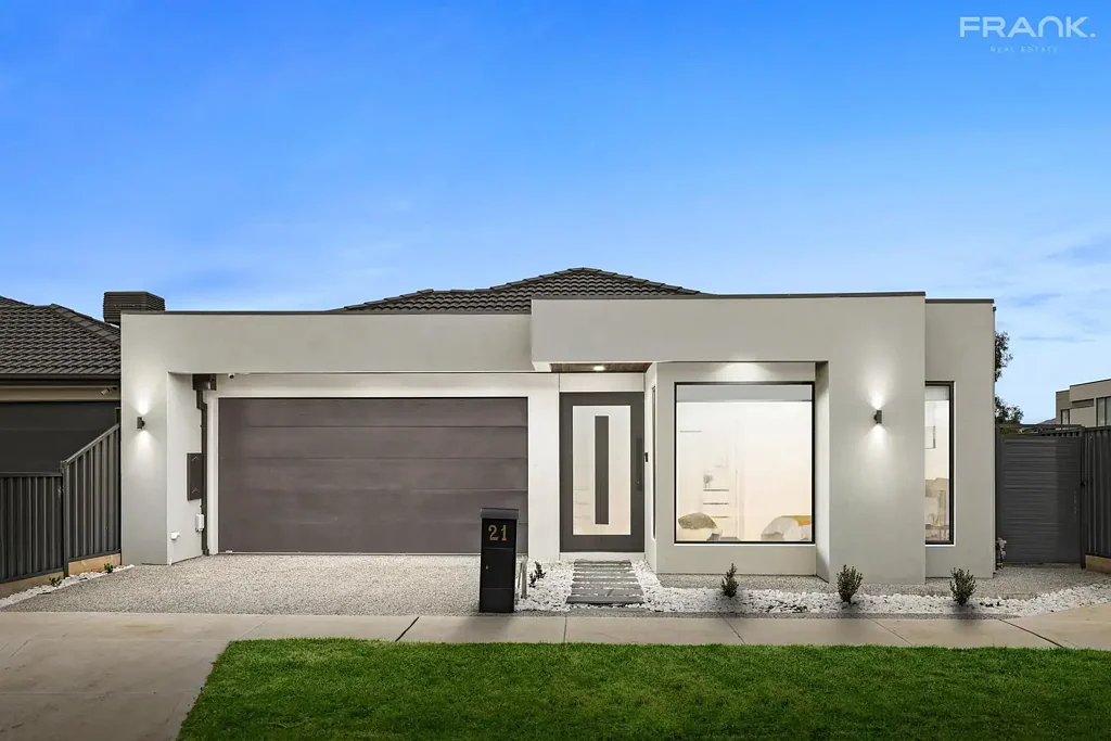 Mickleham 4غرفة نوم Craftsman-Built Elegance in Prime Craigieburn/Mickleham Location
