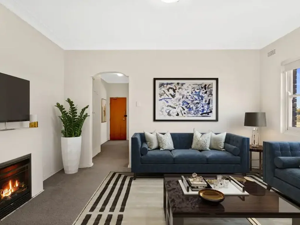 Beach Lovers Haven With Three Bedrooms & Views