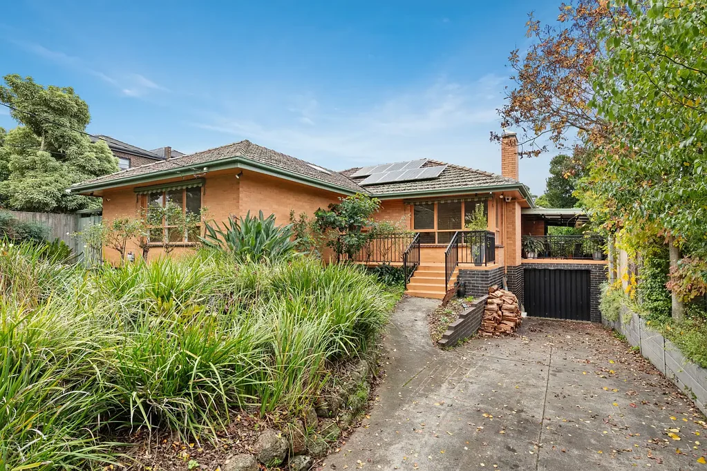 Doncaster 4 Slaapkamer Court-Located Family Treasure