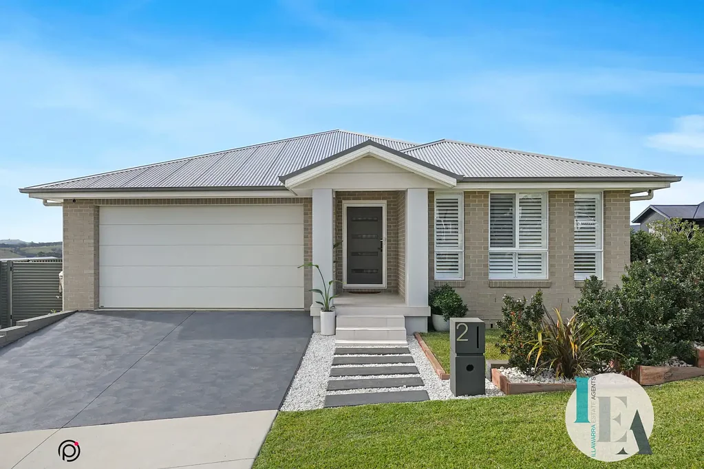 Calderwood 4 Bedroom Architectural Elegance with Breathtaking Valley to Lake Views