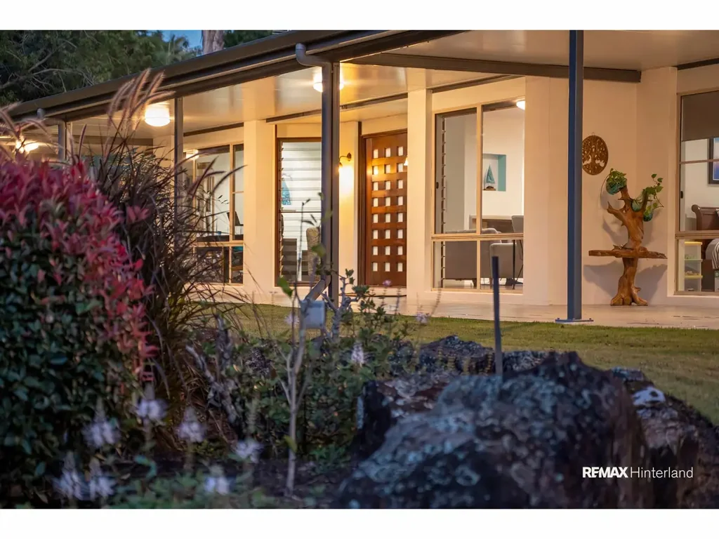 North Maleny 4部屋 OPEN HOME SAT 11.00AM - 11.30AM: A North Maleny Garden Retreat with Easy Single-Level Living Appeal !