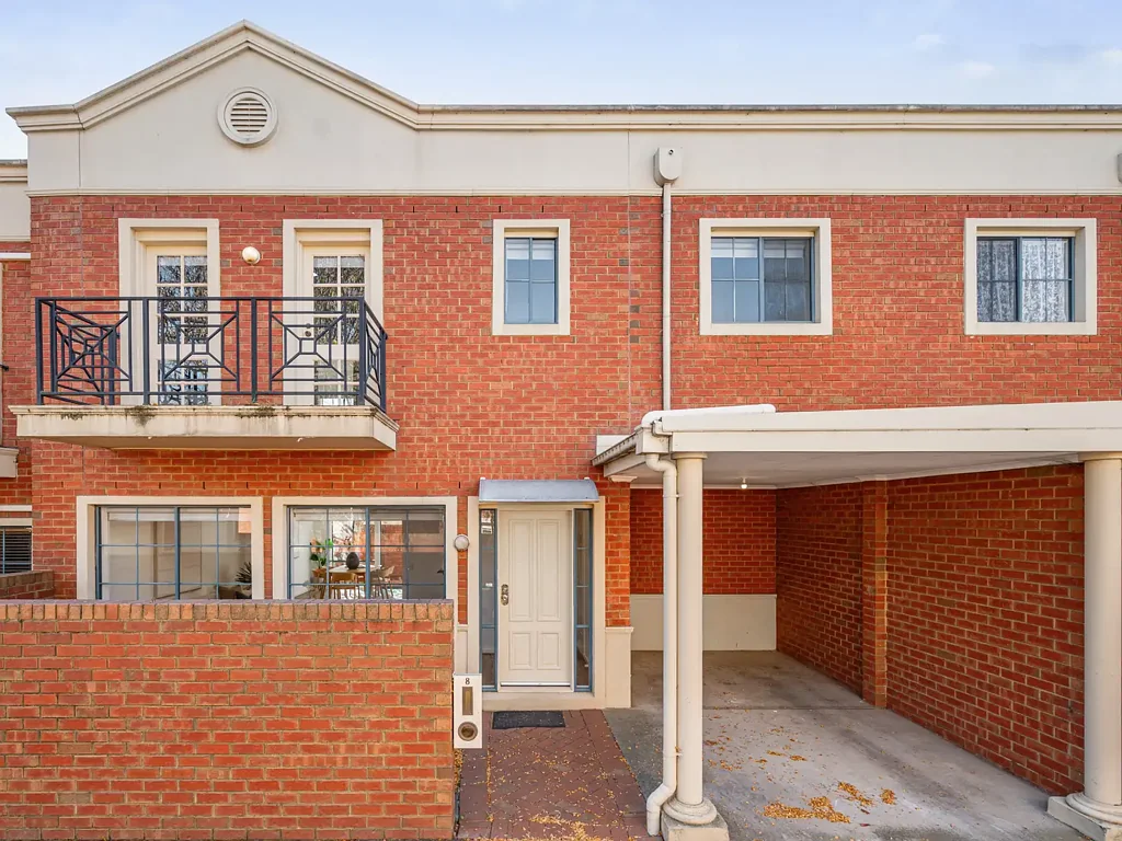 Hawthorn East 3 Bedroom Sophisticated Living in a Prime Lifestyle Pocket