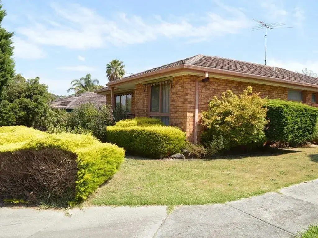 Charming 2-Bedroom Unit in Prime Wheelers Hill Location
