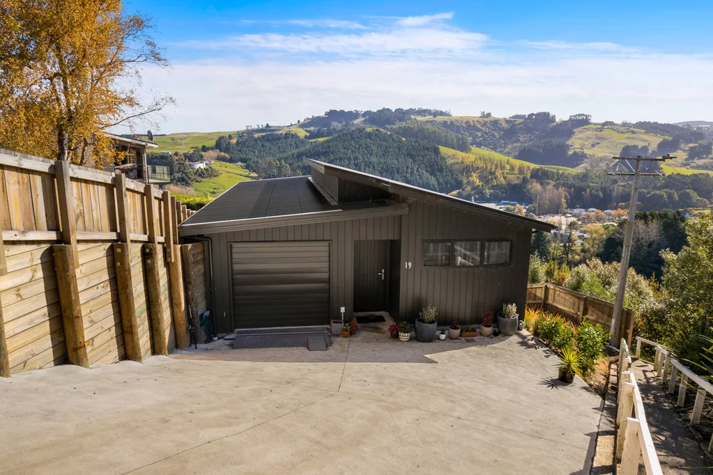 Kenmure 3 Bedroom Low Maintenance, Modern Living with Sun & Views