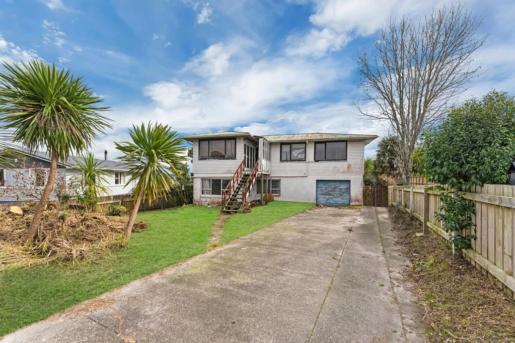 12 Ozich Avenue, Te Atatu South, Waitakere City, Auckland
