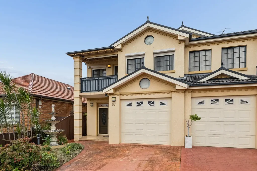 Chester Hill 3Kwarto Immaculately Maintained Duplex in an Unbeatable Chester Hill Location