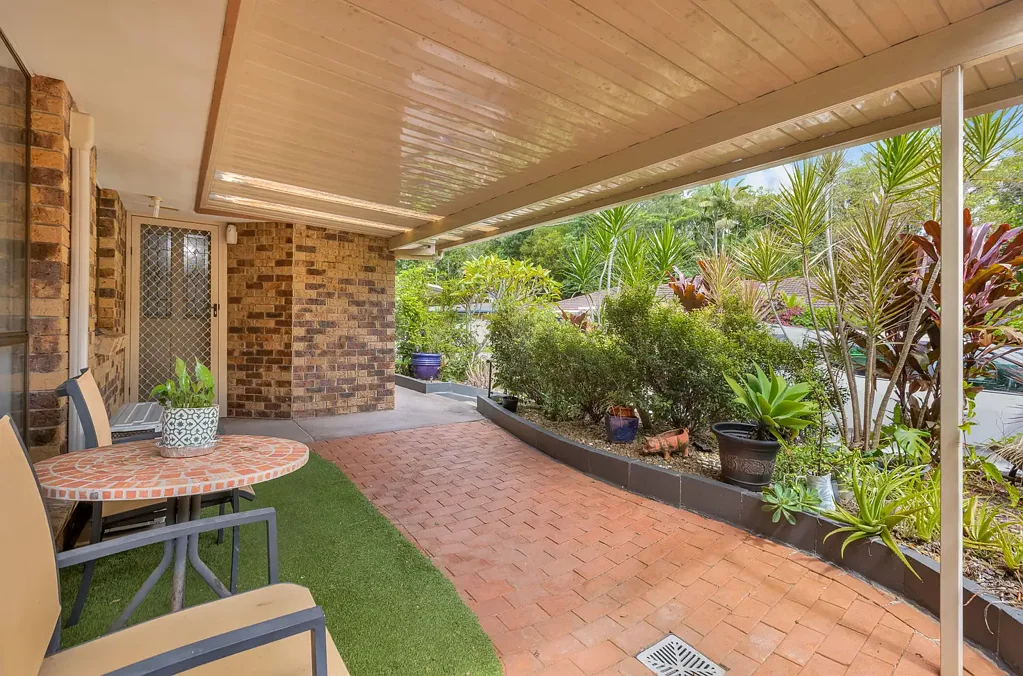 Banora Point 3Moenga Free Standing Low Set Family Home in East Banora Point