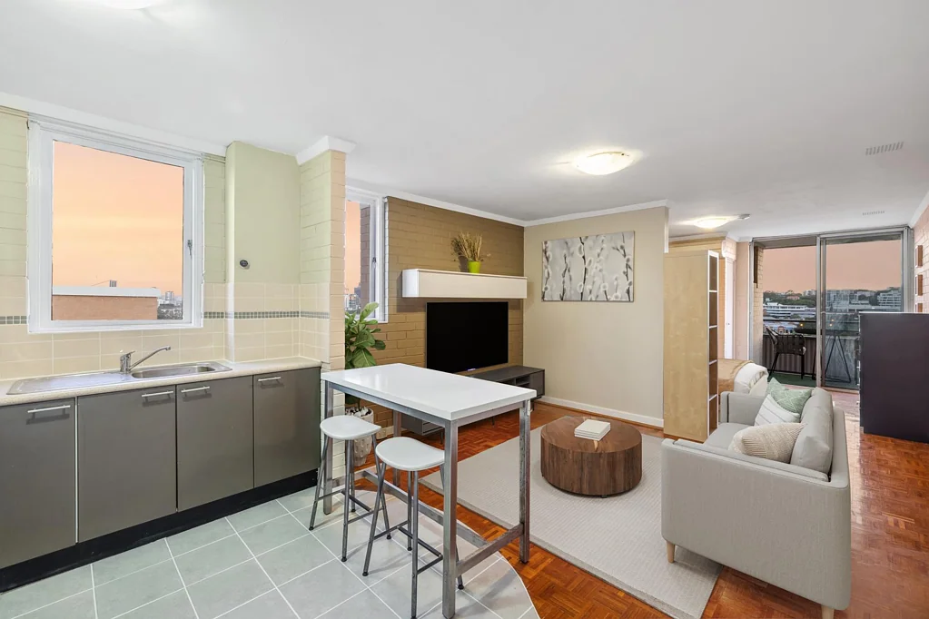 West Perth 1Kwarto ***RARE OPPORTUNITY TO SECURE THIS NEAT LITTLE GEM WHICH HAS MILLION DOLLAR VIEWS. SECURE PENTHOUSE LEVEL STUDIO APARTMENT WITH STUNNING CITY VIEWS***