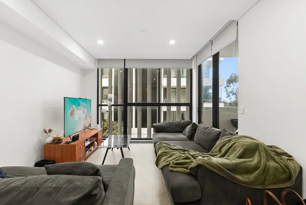 FIVE MONTH LEASE TERM ONLY | Modern Low Maintenance Living