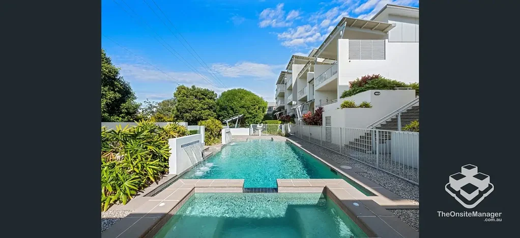 3BEDS 2BATH 2CAR MODERN APARTMENT IN THE HEART OF INDOOROOPILLY