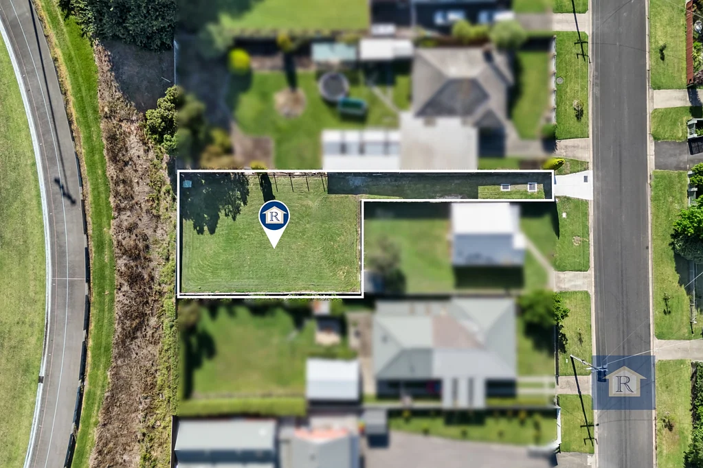 Elliminyt Prime Location...