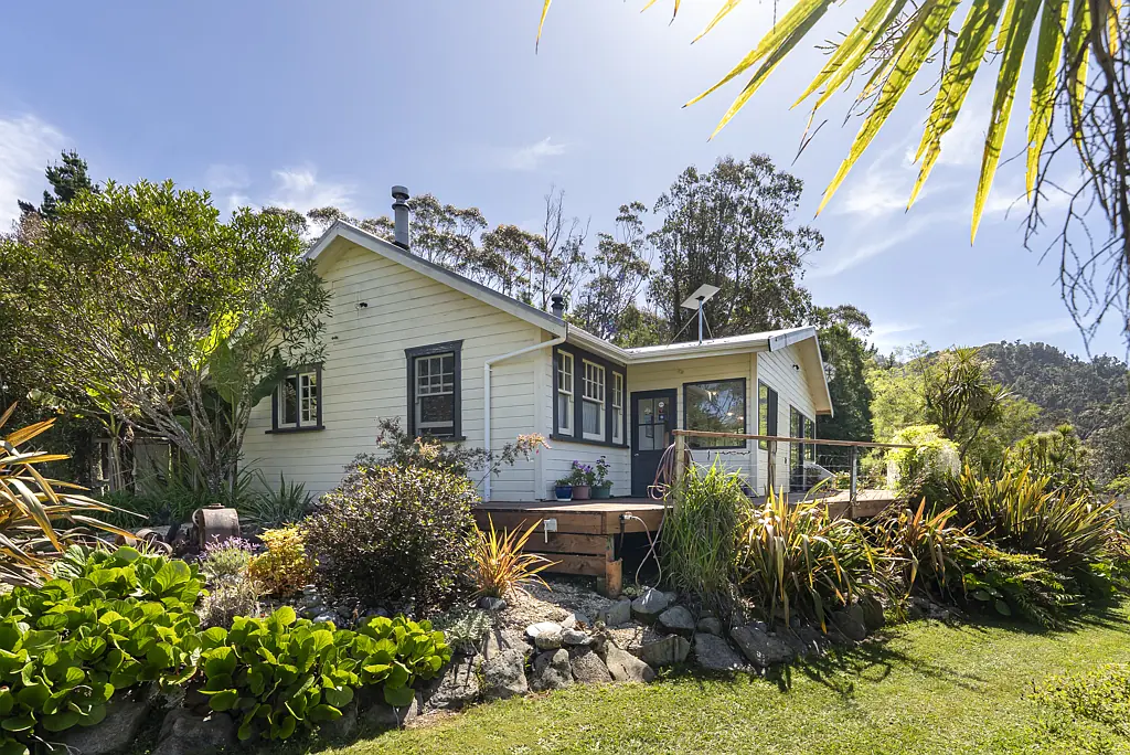 Collingwood Wild West! Motivated to sell fast in Mangarakau