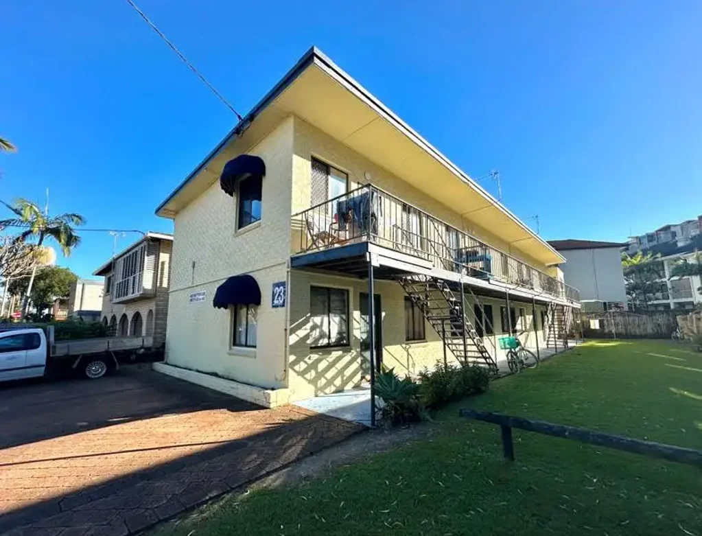 Tidy 1 Bedroom Unfurnished Unit Located On Chevron Island!