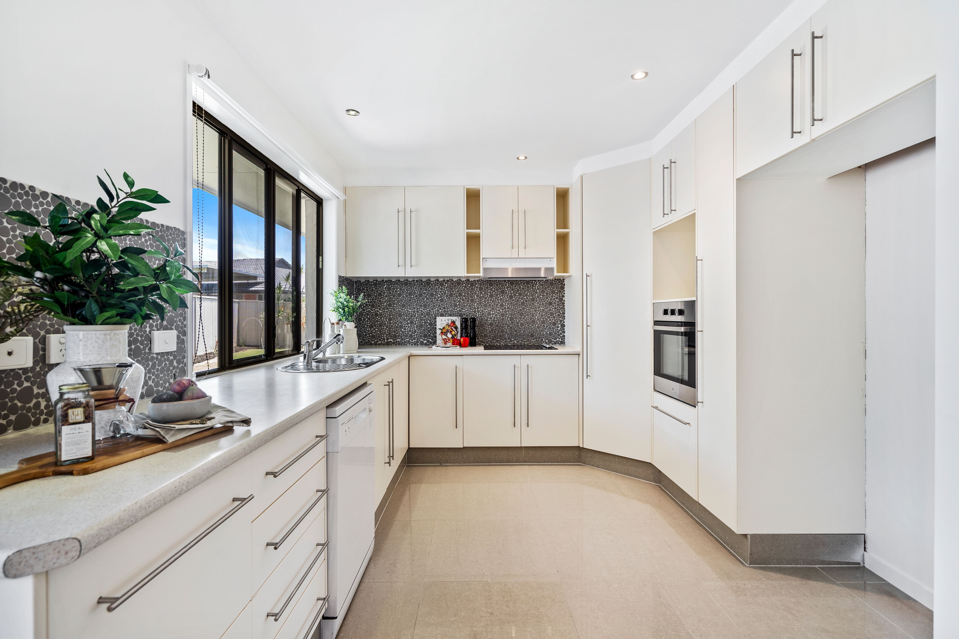 1 TEKAPO ST, BROADBEACH WATERS QLD 4218, 0房, 0浴, House