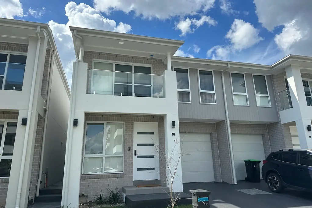 16 Schofields Farm Road, Tallawong, NSW 2762