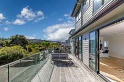 30 Para Close, Albany