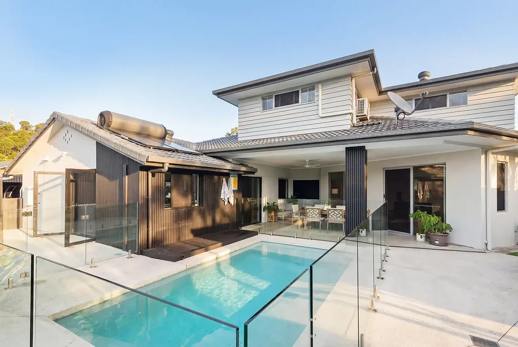 7 Seabrook street, Elanora, QLD 4221