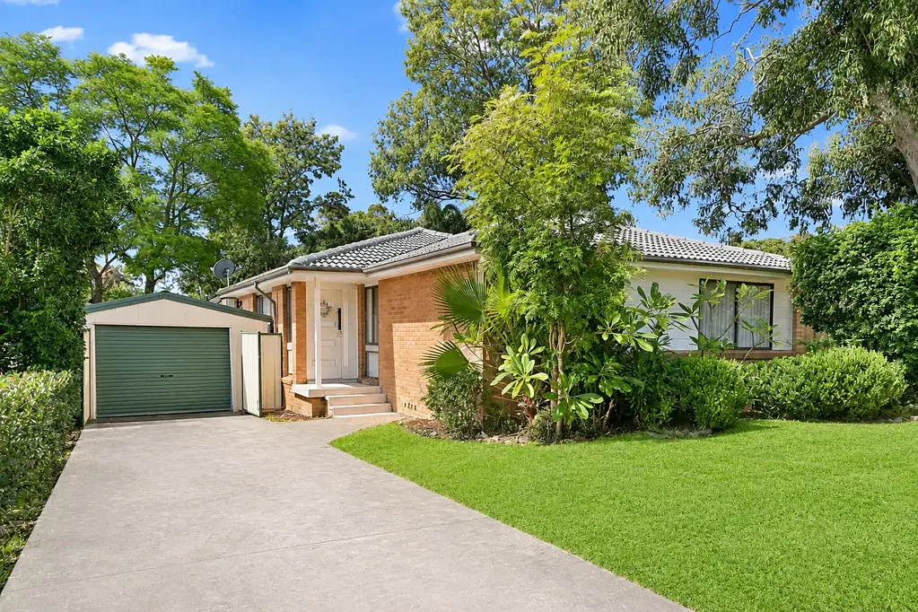 Quakers Hill 4Phòng ngủ Modern Spacious Family Living | Granny Flat Potential (STCA)
