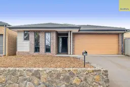 10 Caspar Place, Maddingley