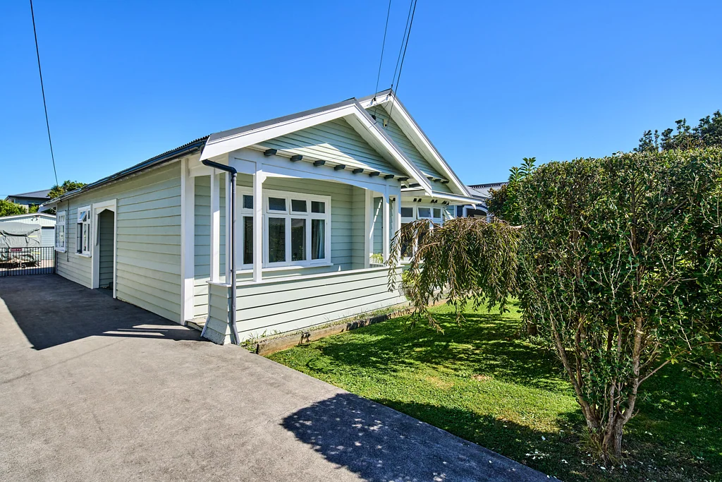 Alicetown 4Moenga Spacious family living with modern comfort