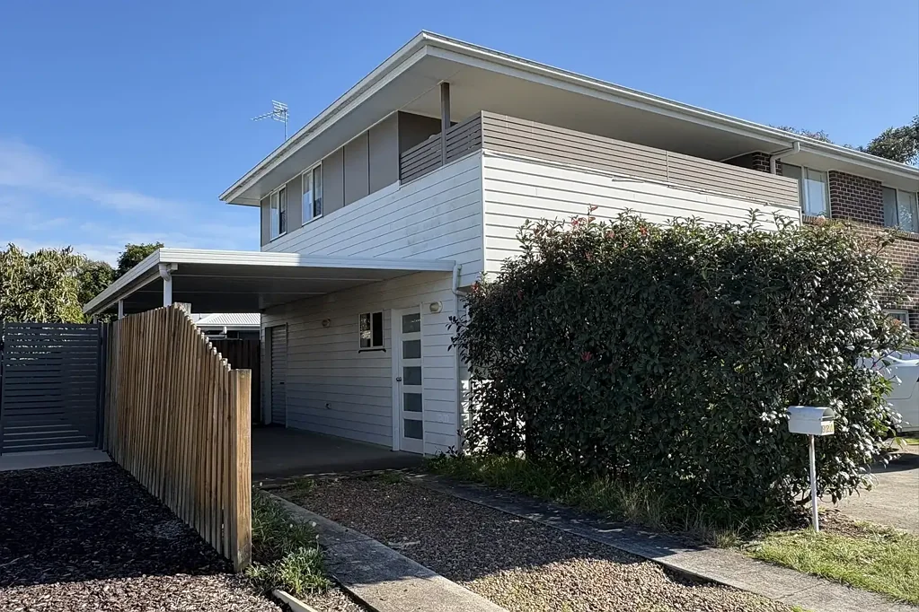 WELL PRESENTED 1-BEDROOM TOWNHOUSE IN A CONVENIENT LOCATION.