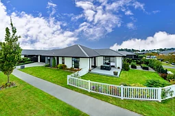 28 Veuve Drive, Lincoln