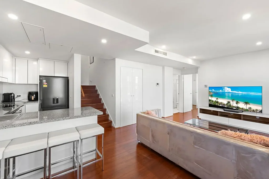 Stylish Furnished Apartment in Sought-After Landmark