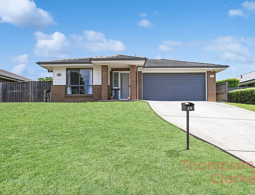 29 Finch Crescent, Aberglasslyn, NSW 2320, 4房, 2浴, 独立屋