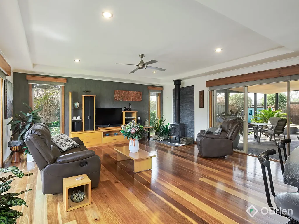 Warragul 4 Bedroom An easy Inner town lifestyle with flexible studio space