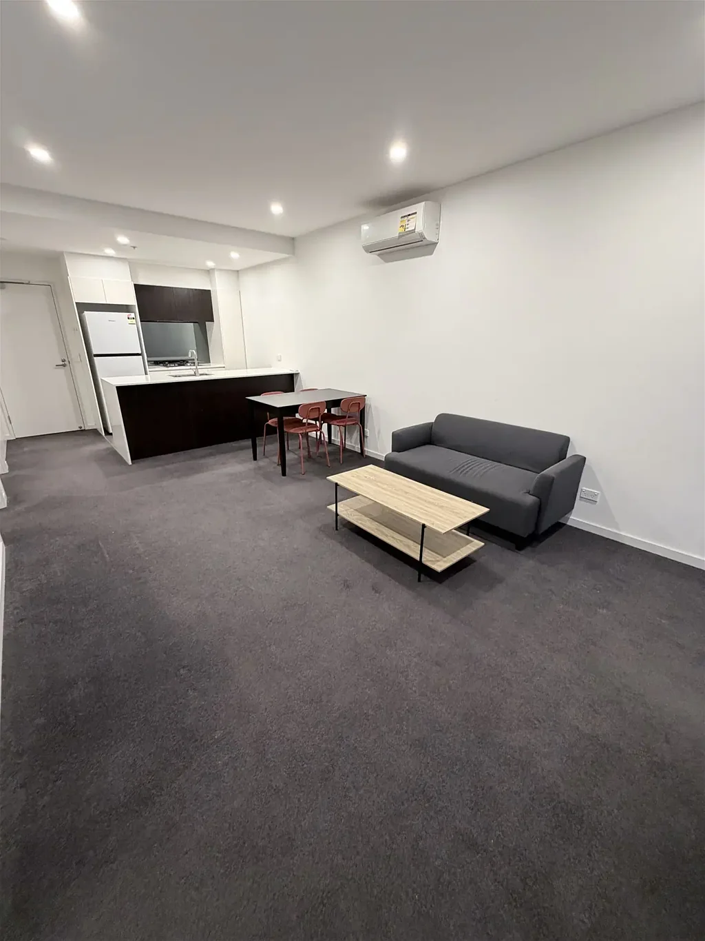 Fully Furnished 2 Bedrooms 2 Bathroom apartment