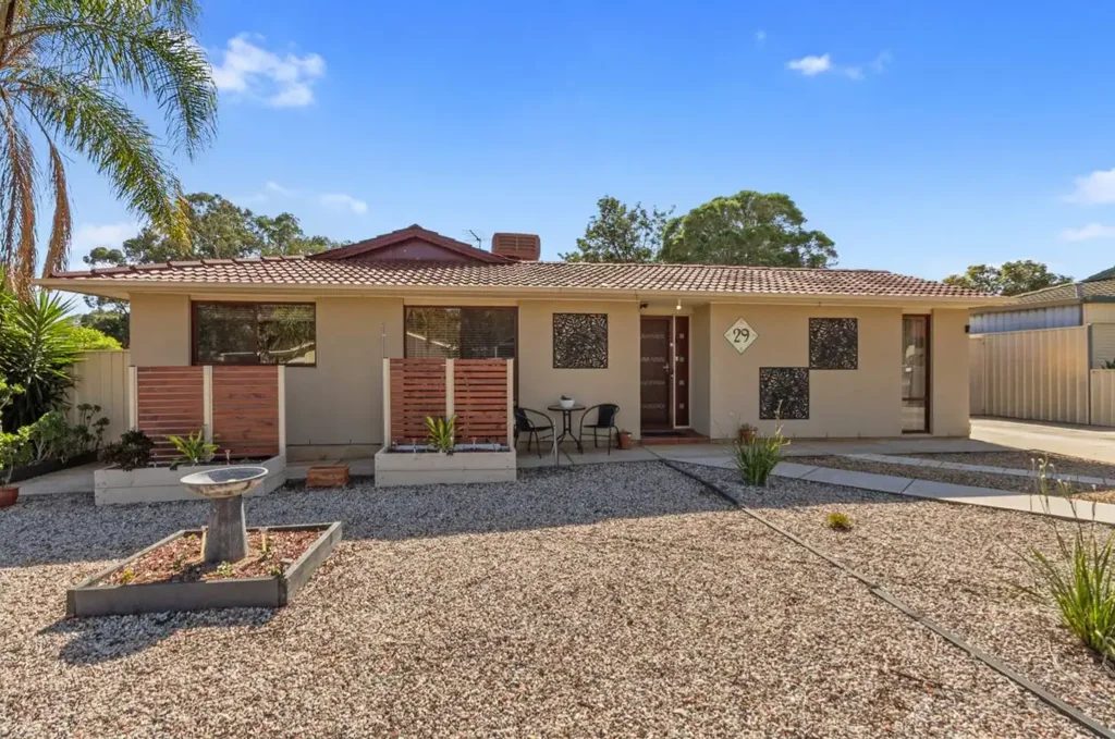 Comfortable Family Home in Elizabeth East