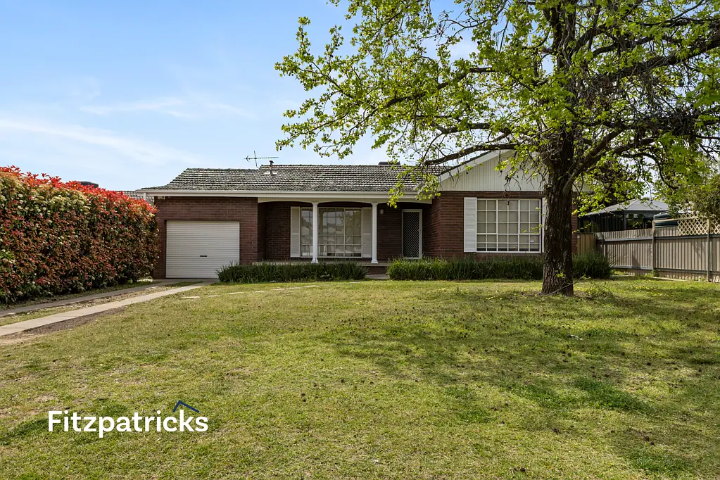 1 Huthwaite Street, Mount Austin, NSW 2650