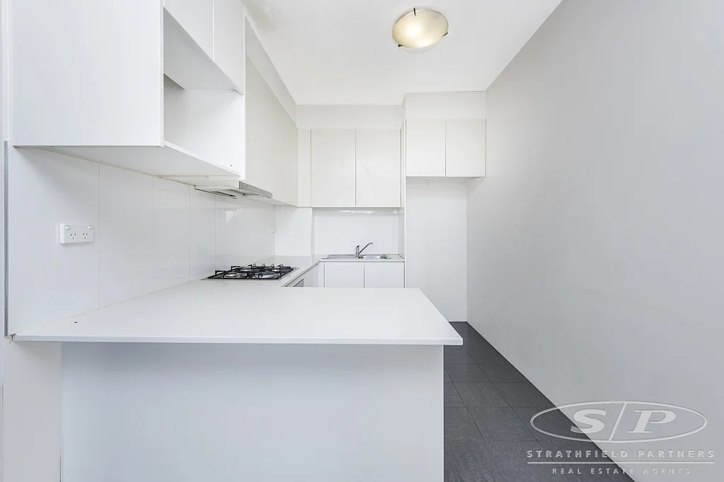 Great Location, Walk to all amenities