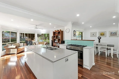 3 Crestside Close, Terrigal, NSW 2260, 5房, 3浴, House