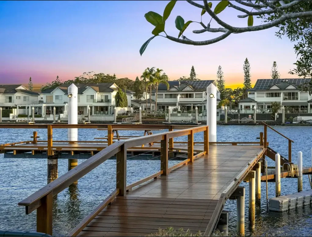Coomera 5 Bedroom Waterfront Grandeur