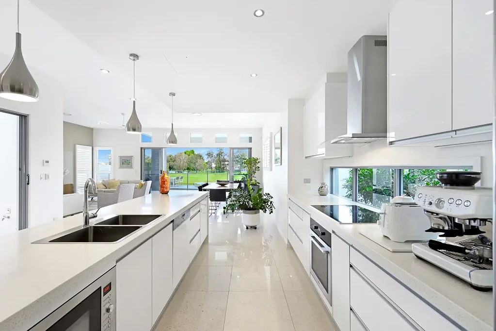 Benowa 5Zimmer INCREDIBLY WELL PRESENTED AND LOCATED IN  ROYAL PINES