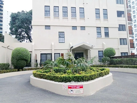 Fully furnished Studio Apartment with a parking space in Auckland CBD