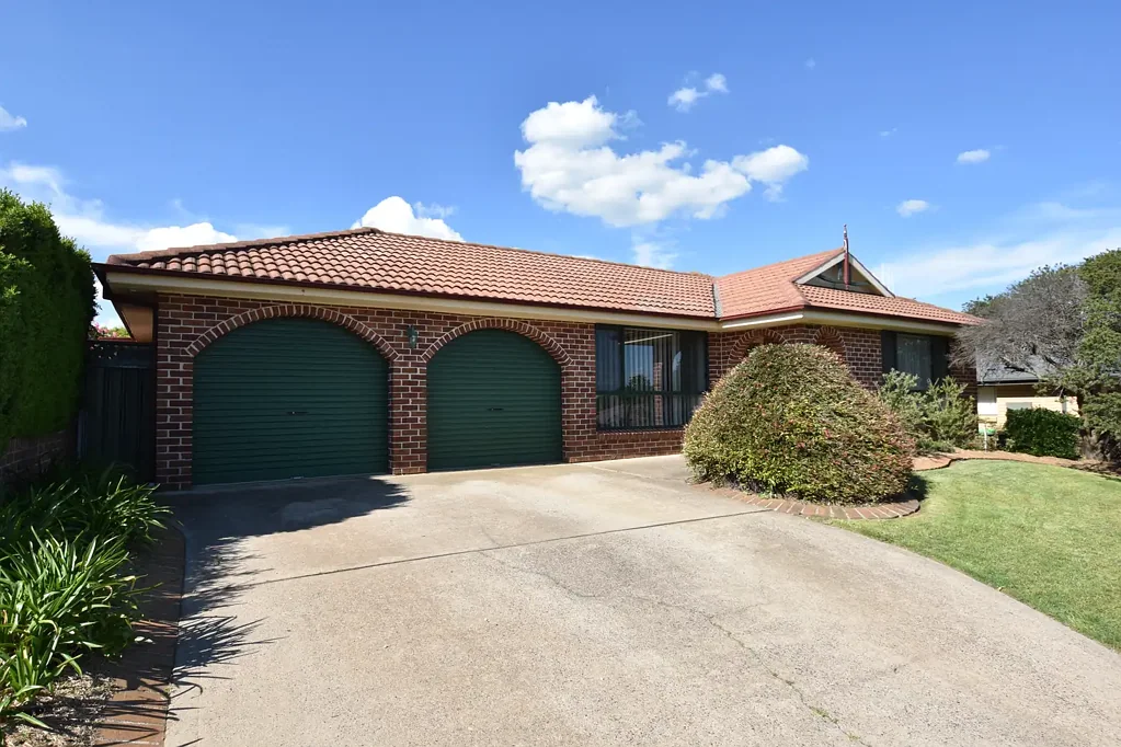 8 Melville Place, Orange, NSW 2800