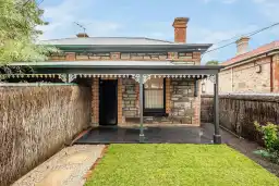 18 Essex Street North, Goodwood