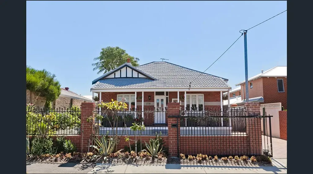 Victoria Park 4房  Timeless Character Meets Modern Living