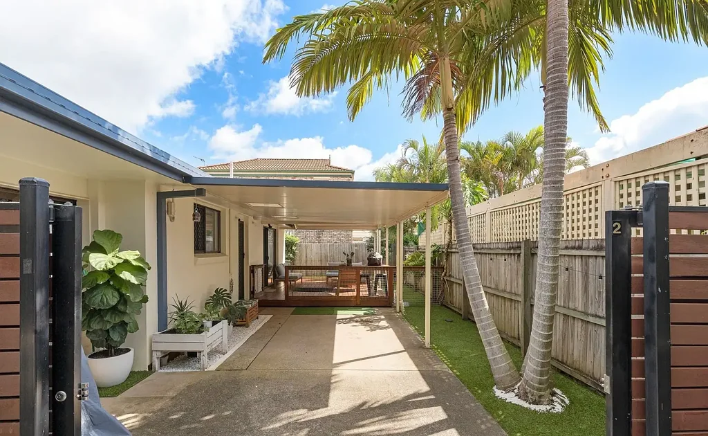 Stylishly Renovated Townhouse in a Prime Paradise Point Location