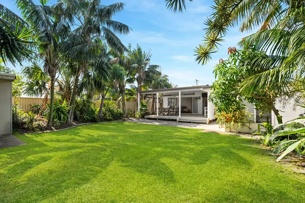 37 Manly Parade, The Entrance North, NSW 2261