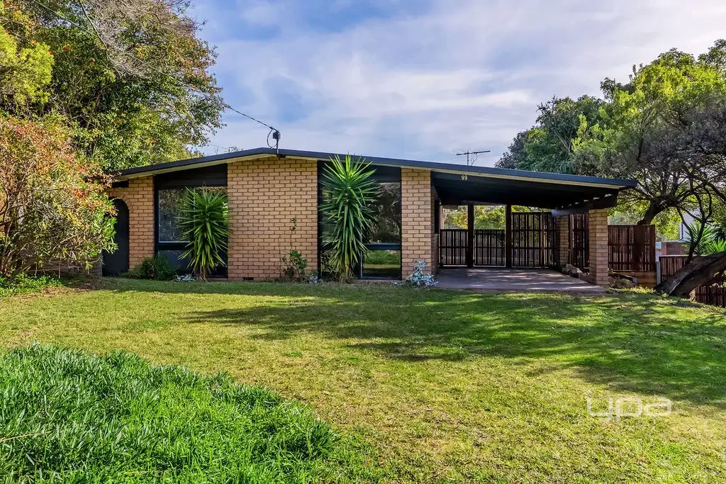 SOLID 3 BEDROOM HOME!