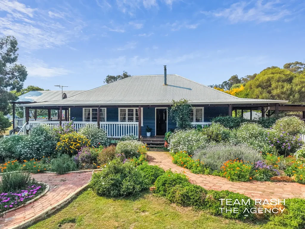 The Lakes 3ਬੈੱਡਰੂਮ A Horse Lover’s Haven on 24 Acres in the Perth Hills
