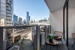 1005/677 La Trobe Street, Docklands