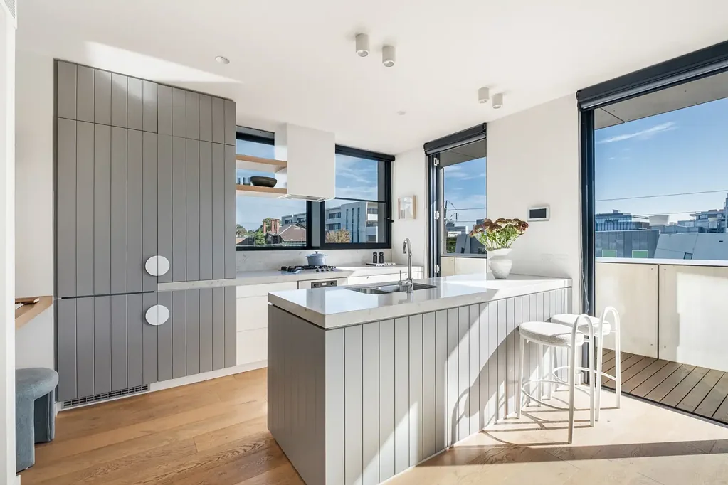 Prahran 2ਬੈੱਡਰੂਮ Architect-Designed Luxury with Sunlit Privacy in a Premier Prahran Pocket